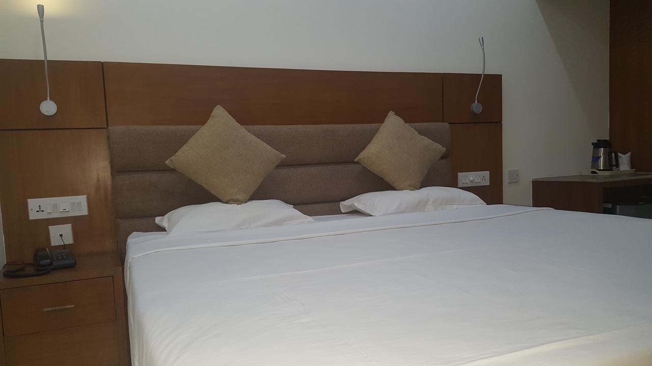 Sree Gokulam Residency Hotel Thrissur Exterior photo